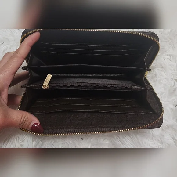 Beige and Brown zip Wallet with Red and Green Stripe - Picture 7 of 8